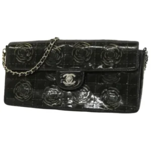 シャネル カメリア ショルダーバッグ パテントレザー