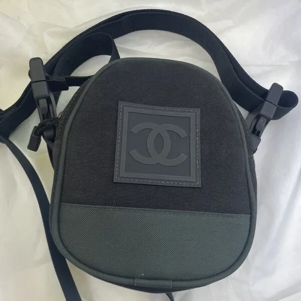 シャネル　スポーツライン　ショルダーバッグ