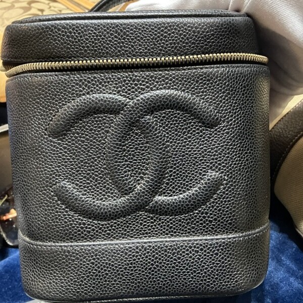 シャネル　キャビアスキン　バニティバッグ