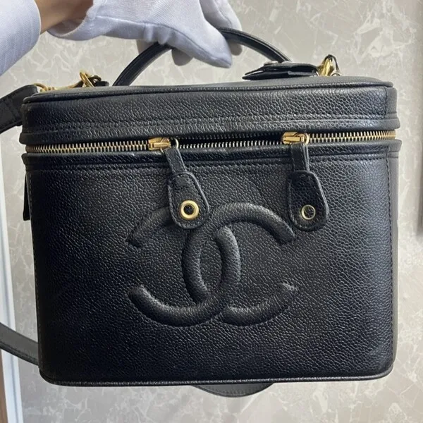 シャネル　キャビアスキン　バニティバッグ