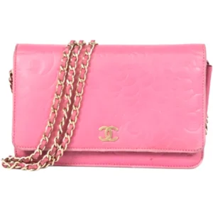 シャネル カメリア チェーンウォレット ラムスキン