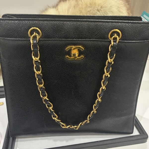シャネル キャビアスキン チェーントート