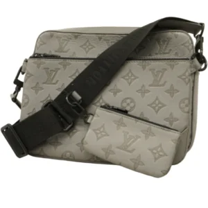 ルイ・ヴィトン モノグラムシャドウ トリオメッセンジャー ショルダーバッグ M46603