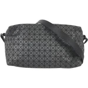 イッセイミヤケ バオバオ ショルダーバッグ レザー