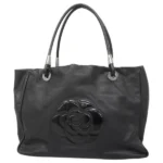 シャネル カメリア トートバッグ ラムスキン