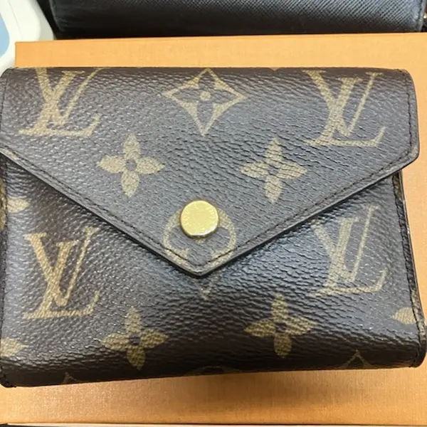 ルイ・ヴィトン　ポルトフォイユ・ヴィクトリーヌ