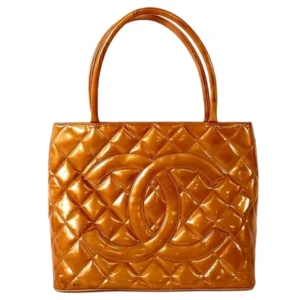 シャネル マトラッセ 復刻トート トートバッグ パテントレザー