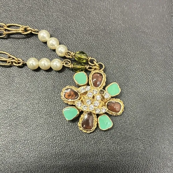 シャネル　ココマーク　フラワーネックレス