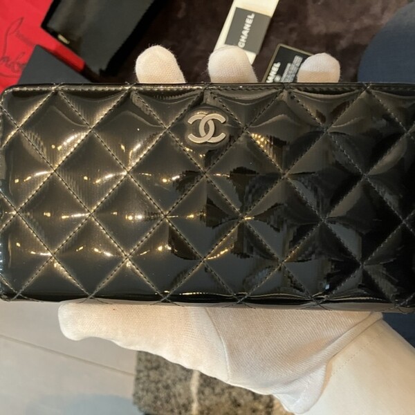 シャネル　マトラッセ　パテントレザー