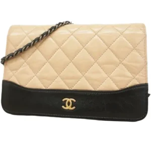 シャネル ガブリエル チェーンウォレット カーフスキン