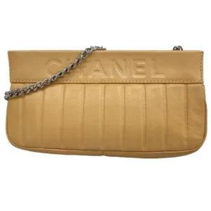 シャネル ポーチ ラムスキン