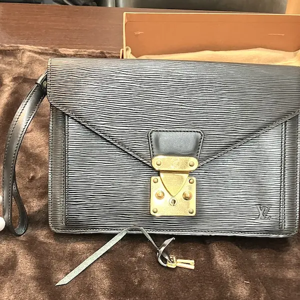 ルイヴィトン　ポシェット・セリエ・ドラゴンヌ　クラッチバッグ