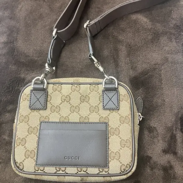 グッチ　GGキャンバス　ショルダーバッグ