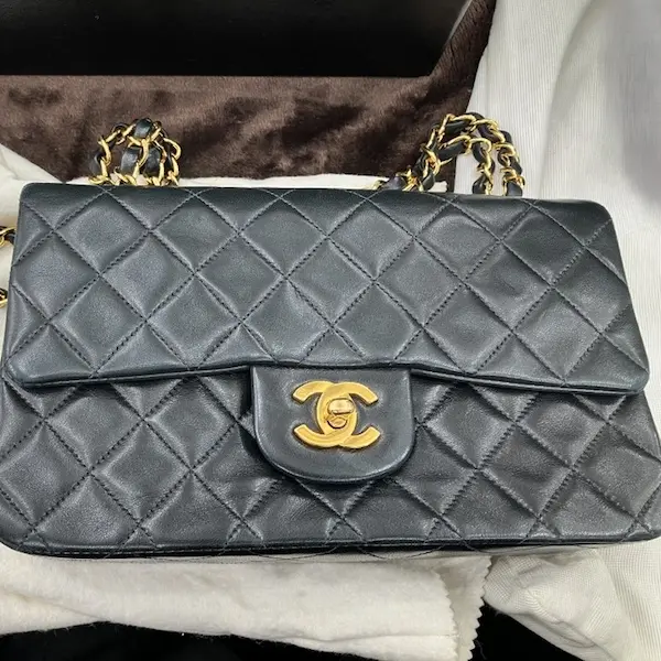 シャネル　マトラッセ　ダブルフラップ　チェーンショルダー