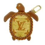 ルイ・ヴィトン モノグラム バッグチャームLVタートル キーホルダー M02576