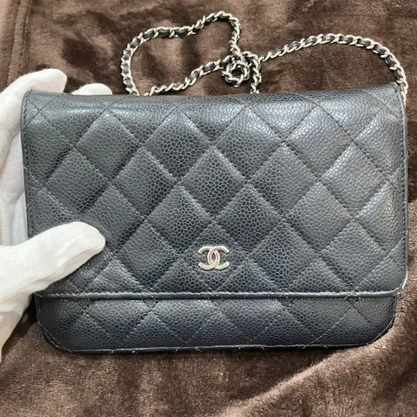 シャネル　クラシック　チェーンウォレット　キャビアスキン