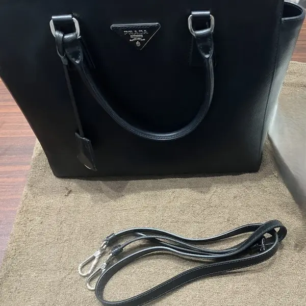 プラダ　ガレリア　サフィアーノレザー　バッグ