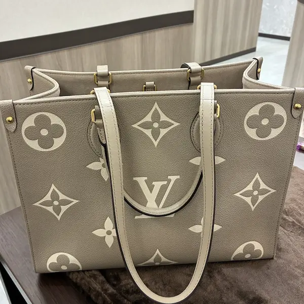 ルイ・ヴィトン　オンザゴー　モノグラム・アンプラント