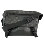 ルイ・ヴィトン モノグラムエクリプス メッセンジャーヴォワヤージュPM ショルダーバッグ M12517