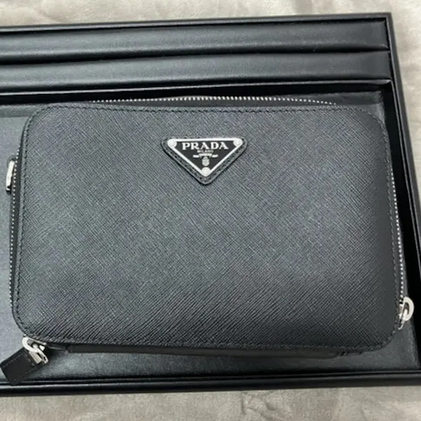 プラダ　ショルダーバッグ
