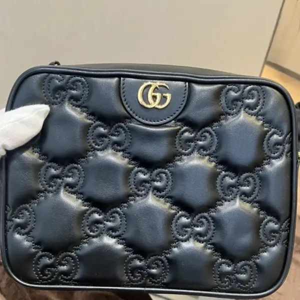 グッチ　ショルダーバッグ　GGマトラッセ