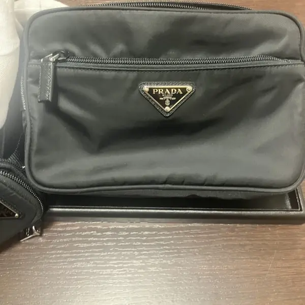 プラダ　ショルダーバッグ