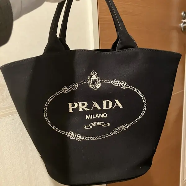 プラダ　カナパ　トートバッグ