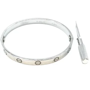 カルティエ ラブ ブレスレット バングル