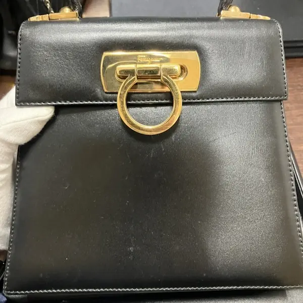 フェラガモ　ガンチーニ　ハンドバッグ