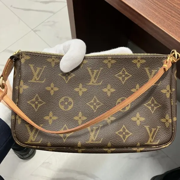 ルイ・ヴィトン　モノグラム　ポシェットアクセソワール