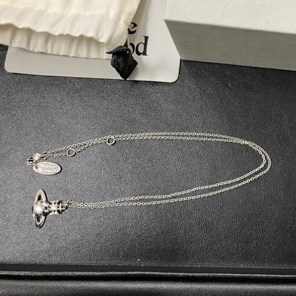 ヴィヴィアン・ウエストウッド　オーブモチーフ　ネックレス