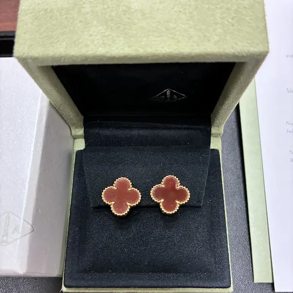 ヴァンクリーフ＆アーペル　アルハンブラ　イヤリング