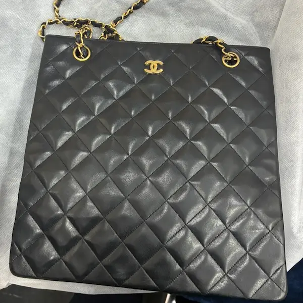 シャネル　チェーントートバッグ