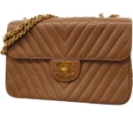 シャネル Vステッチ チェーンショルダーバッグ キャビアスキン