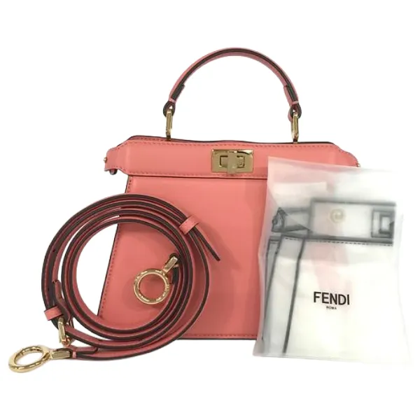 フェンディ ピーカブーXS ハンドバッグ レザー