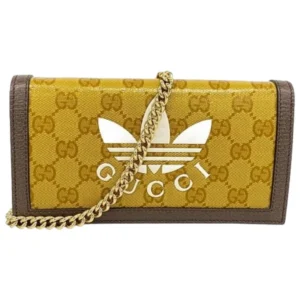 グッチ GGクリスタル チェーンウォレット コーティングキャンバス アディダスコラボ