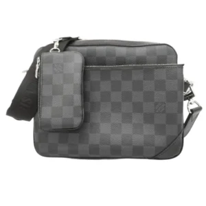 ルイ・ヴィトン ダミエグラフィット トリオメッセンジャー ショルダーバッグ N40519 