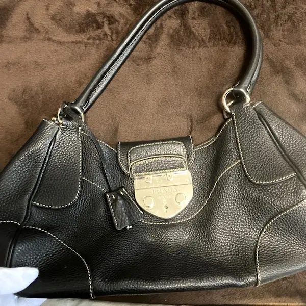 プラダ　ショルダーバッグ