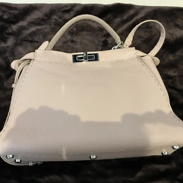 フェンディ　セレリア　ピーカブー