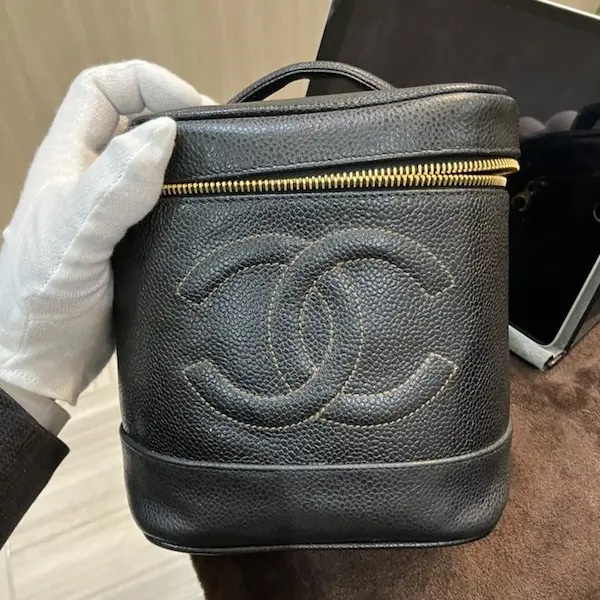 シャネル　バニティバッグ　キャビアスキン