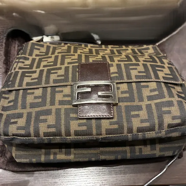 フェンディ　マンマバケット　ズッカ