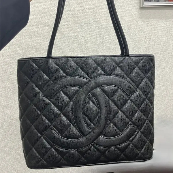 シャネル　復刻トート　キャビアスキン