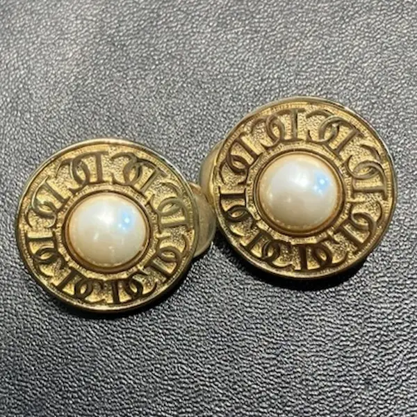 クリスチャンディオール　CDロゴ　イヤリング