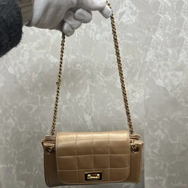 シャネル　2.55　チョコバー チェーンショルダーバッグ