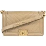 シャネル Vステッチ ボーイシャネル チェーンショルダーバッグ キャビアスキン