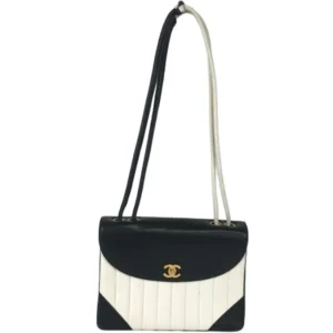 シャネル マドモアゼル ショルダーバッグ ラムスキン