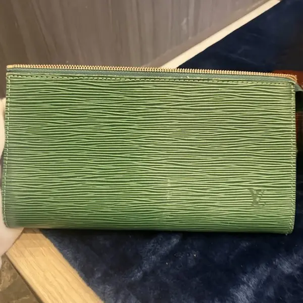 ルイ・ヴィトン　エピ　ポシェット・アクセソワール