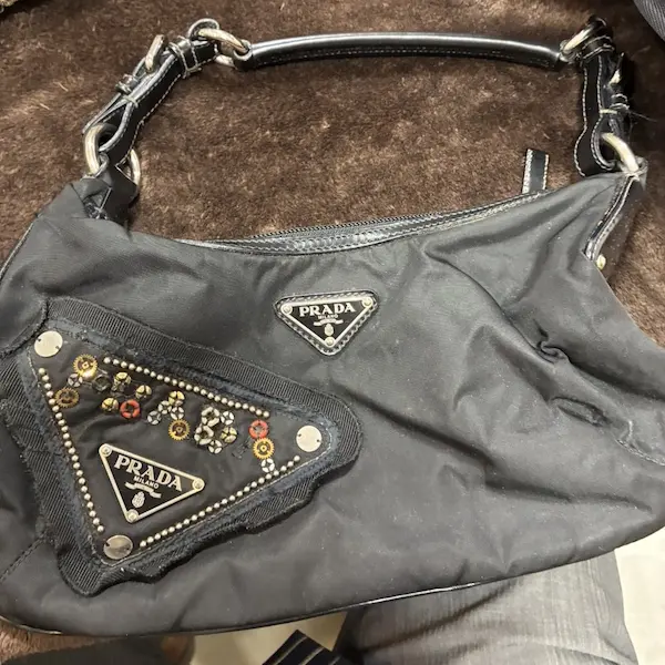 プラダ　ナイロンショルダーバッグ