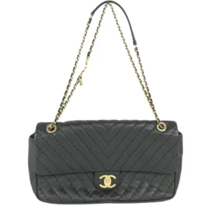 シャネル Vステッチ チェーンショルダーバッグ ラムスキン