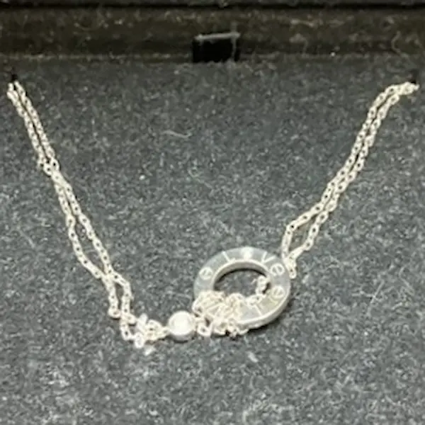 カルティエ　ラブ　ネックレス